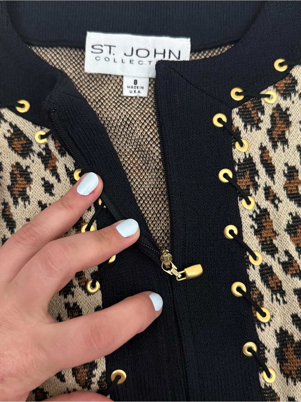 St. John Size 8 Collection Full Zip Embellished Jacket - Picture 5 of 8